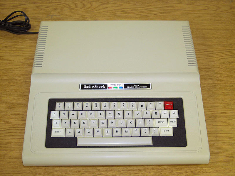 File:TRS-80 Color Computer 1-white case.jpg